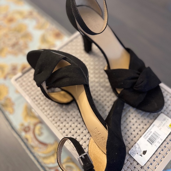 Women’s naturalizer Dawson Knot Ankle Strap Sandals, Black Size 9 - Picture 1 of 11